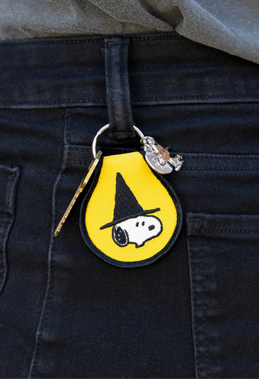 Snoopy Witch Patch Keychain - 3P4 X Peanuts® Halloween