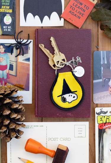 Snoopy Witch Patch Keychain - 3P4 X Peanuts® Halloween